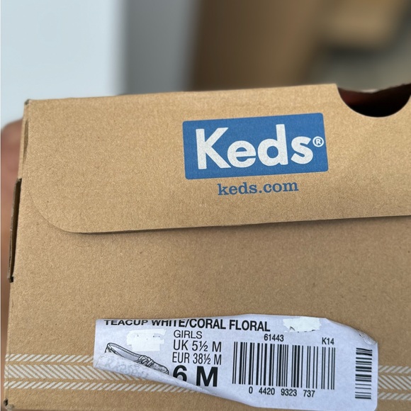 KEDS BRAND NEW - Picture 3 of 3